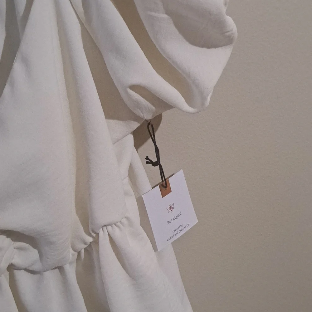 Elegant Off- White Puff Sleeve Top - Picture 3 of 4